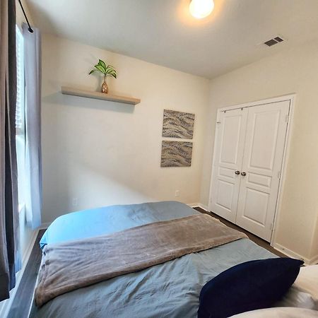 4 Bedroom Home Near Downtown Med Center Nrg Stadium Pearland Skyview Long By Ion Rentals 휴스턴 외부 사진
