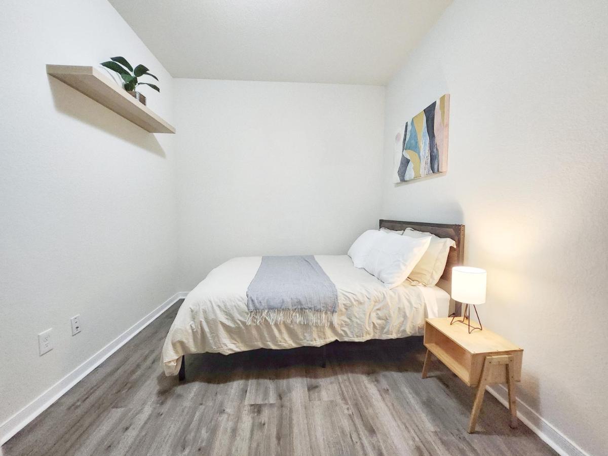 4 Bedroom Home Near Downtown Med Center Nrg Stadium Pearland Skyview Long By Ion Rentals 휴스턴 외부 사진