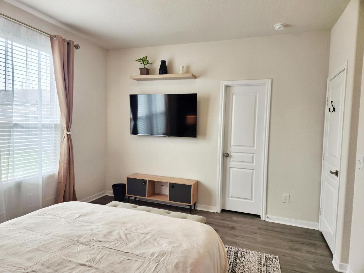4 Bedroom Home Near Downtown Med Center Nrg Stadium Pearland Skyview Long By Ion Rentals 휴스턴 외부 사진