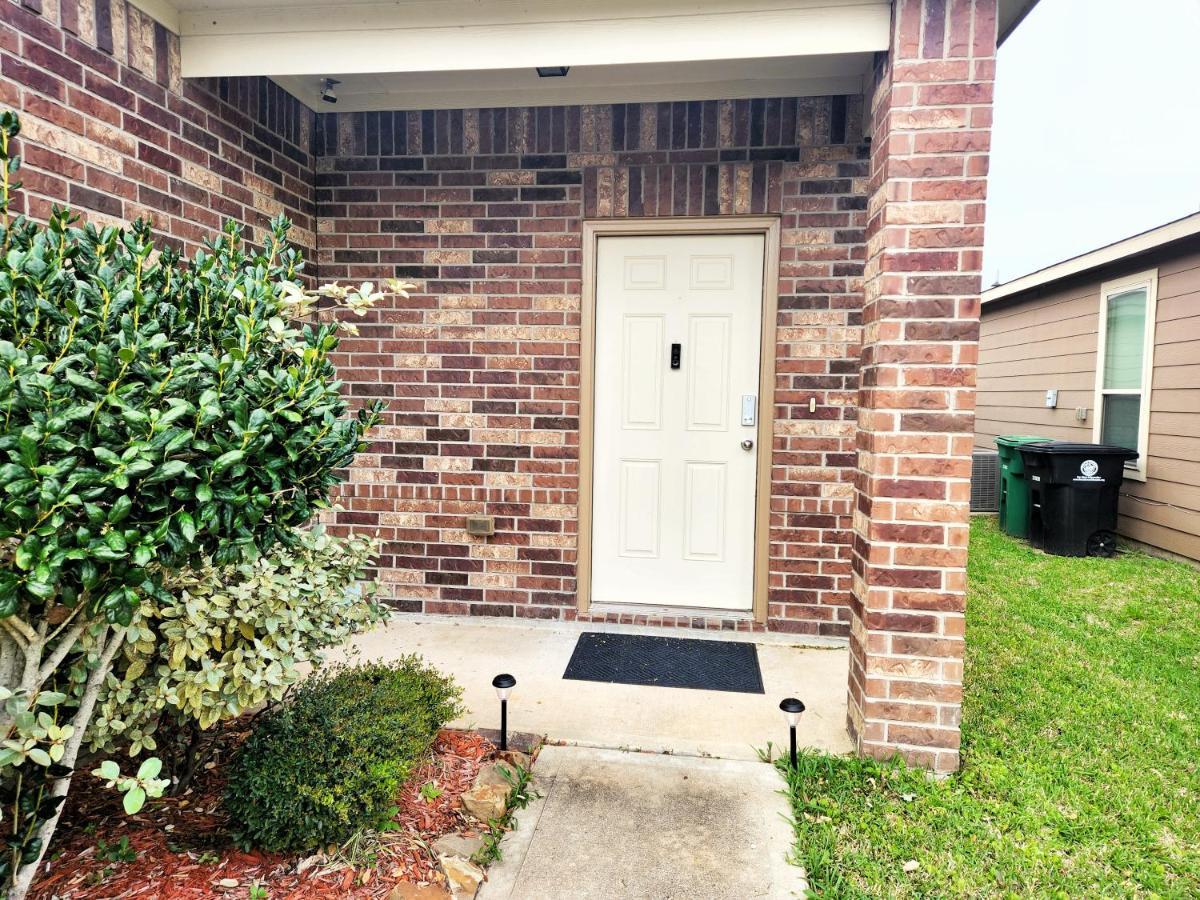 4 Bedroom Home Near Downtown Med Center Nrg Stadium Pearland Skyview Long By Ion Rentals 휴스턴 외부 사진