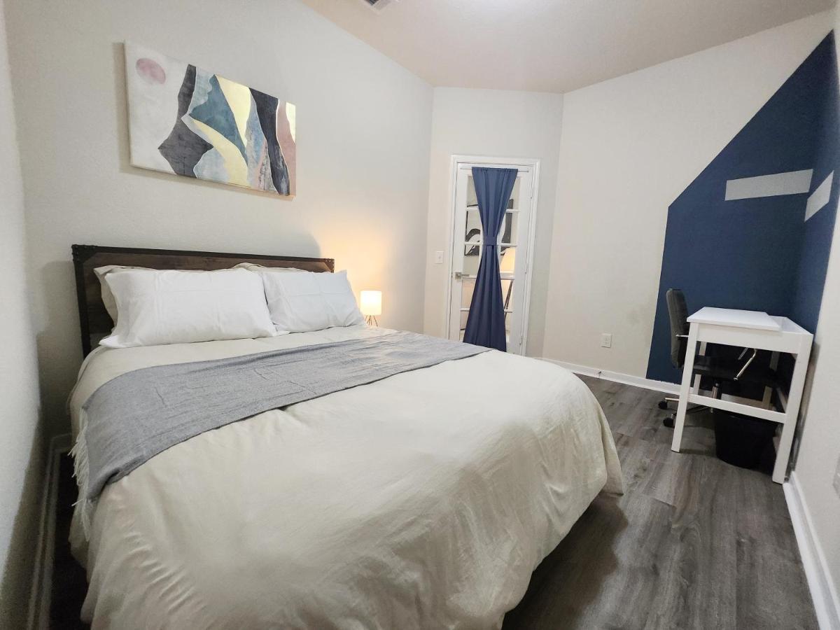 4 Bedroom Home Near Downtown Med Center Nrg Stadium Pearland Skyview Long By Ion Rentals 휴스턴 외부 사진