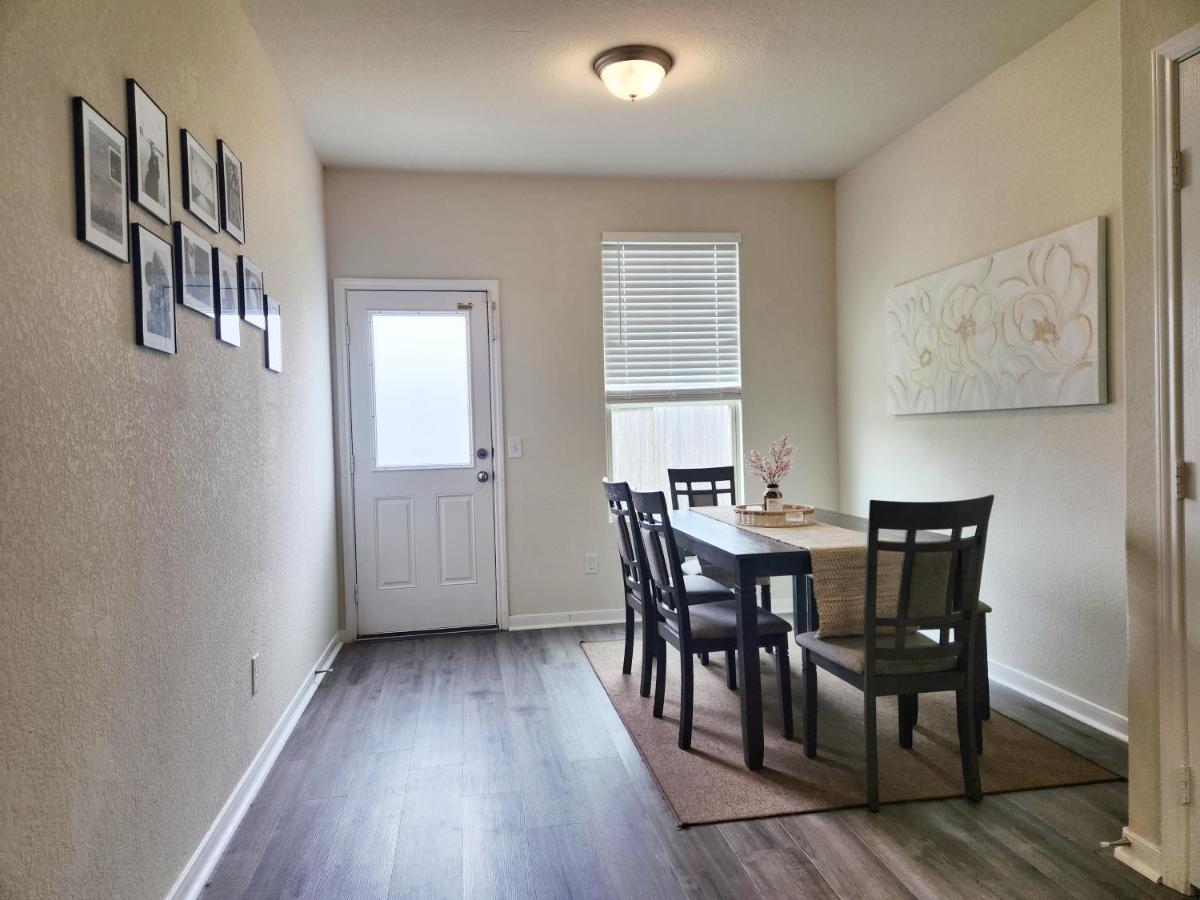 4 Bedroom Home Near Downtown Med Center Nrg Stadium Pearland Skyview Long By Ion Rentals 휴스턴 외부 사진