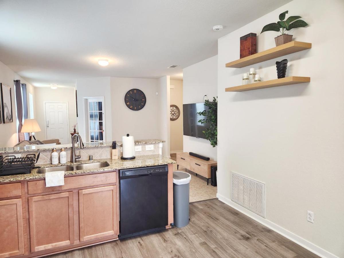 4 Bedroom Home Near Downtown Med Center Nrg Stadium Pearland Skyview Long By Ion Rentals 휴스턴 외부 사진
