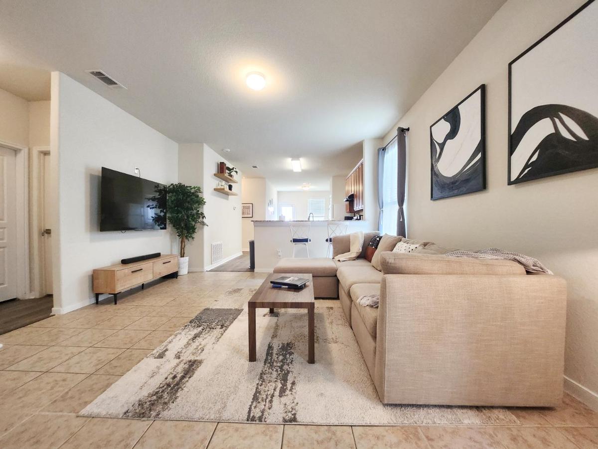 4 Bedroom Home Near Downtown Med Center Nrg Stadium Pearland Skyview Long By Ion Rentals 휴스턴 외부 사진