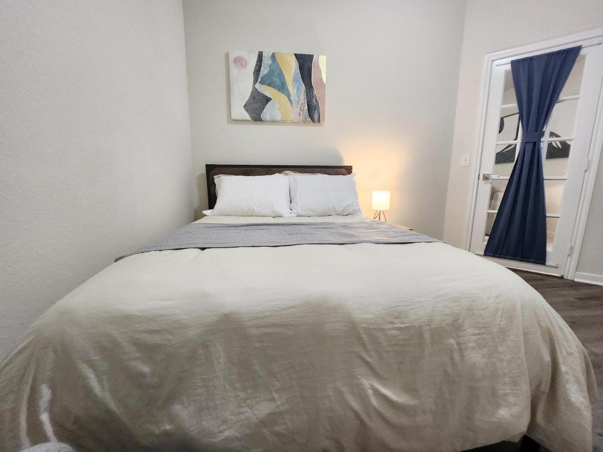 4 Bedroom Home Near Downtown Med Center Nrg Stadium Pearland Skyview Long By Ion Rentals 휴스턴 외부 사진